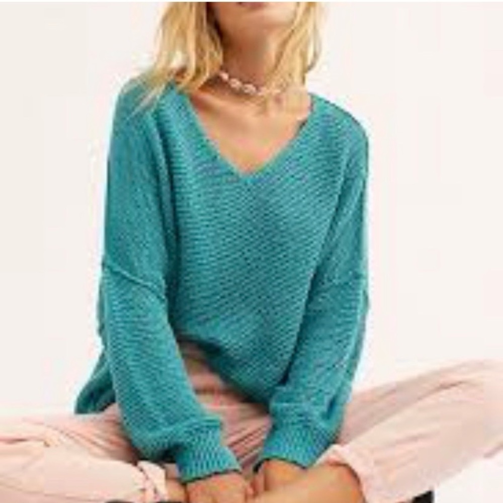 FREE PEOPLE V-NECK BOUCLE SWEATER